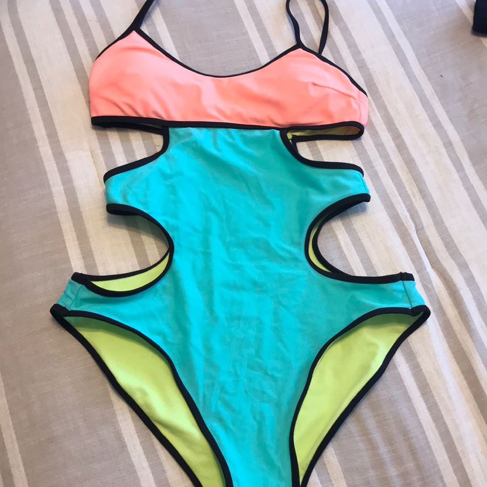 ‼️Last Call‼️Colorblocked monokini